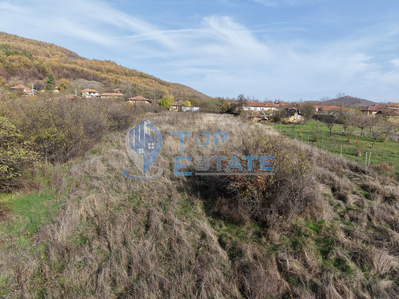 Панорамен парцел в регулация в село Равново, община Златарица - 0