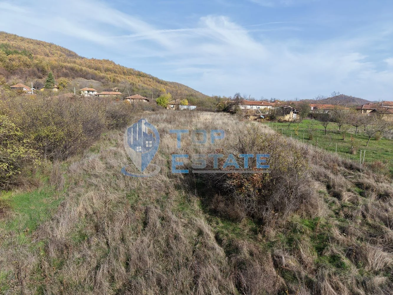 Панорамен парцел в регулация в село Равново, община Златарица - 0
