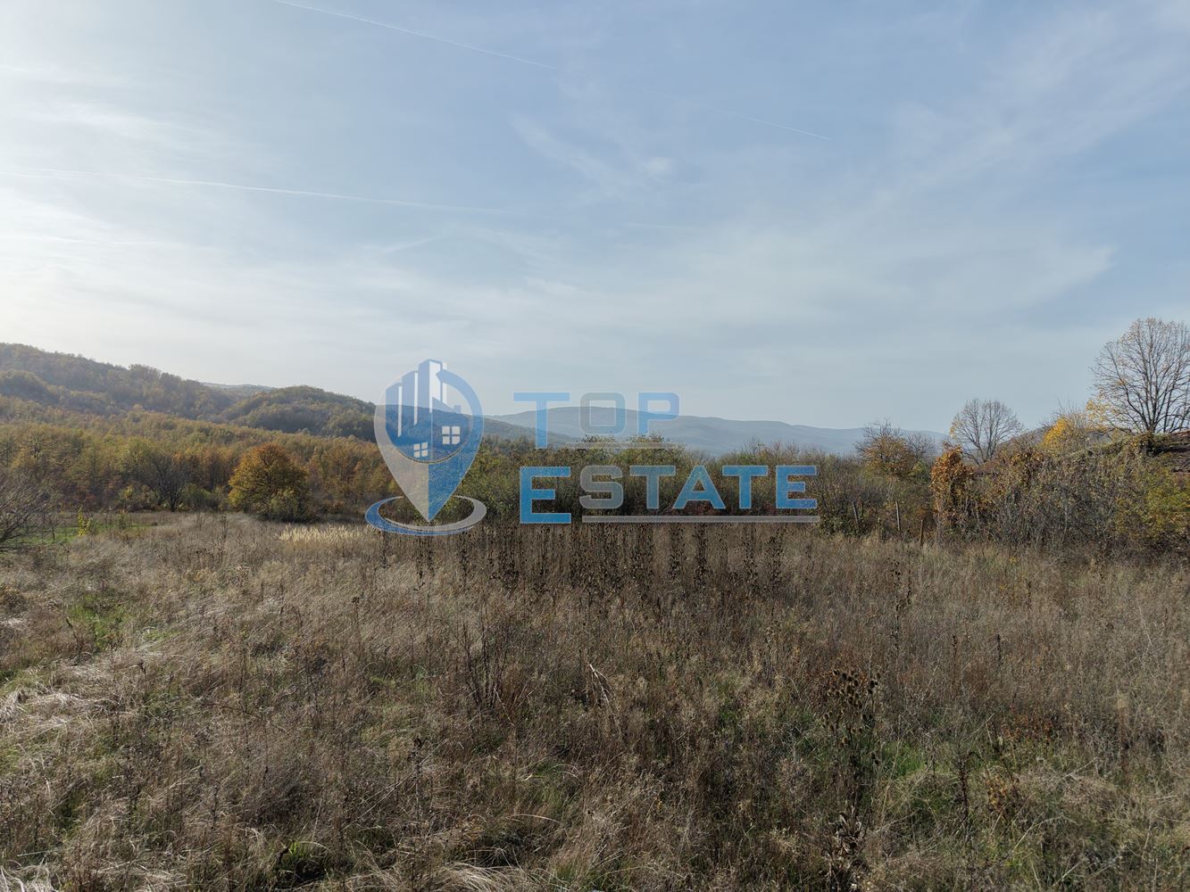 Панорамен парцел в регулация в село Равново, община Златарица - 0