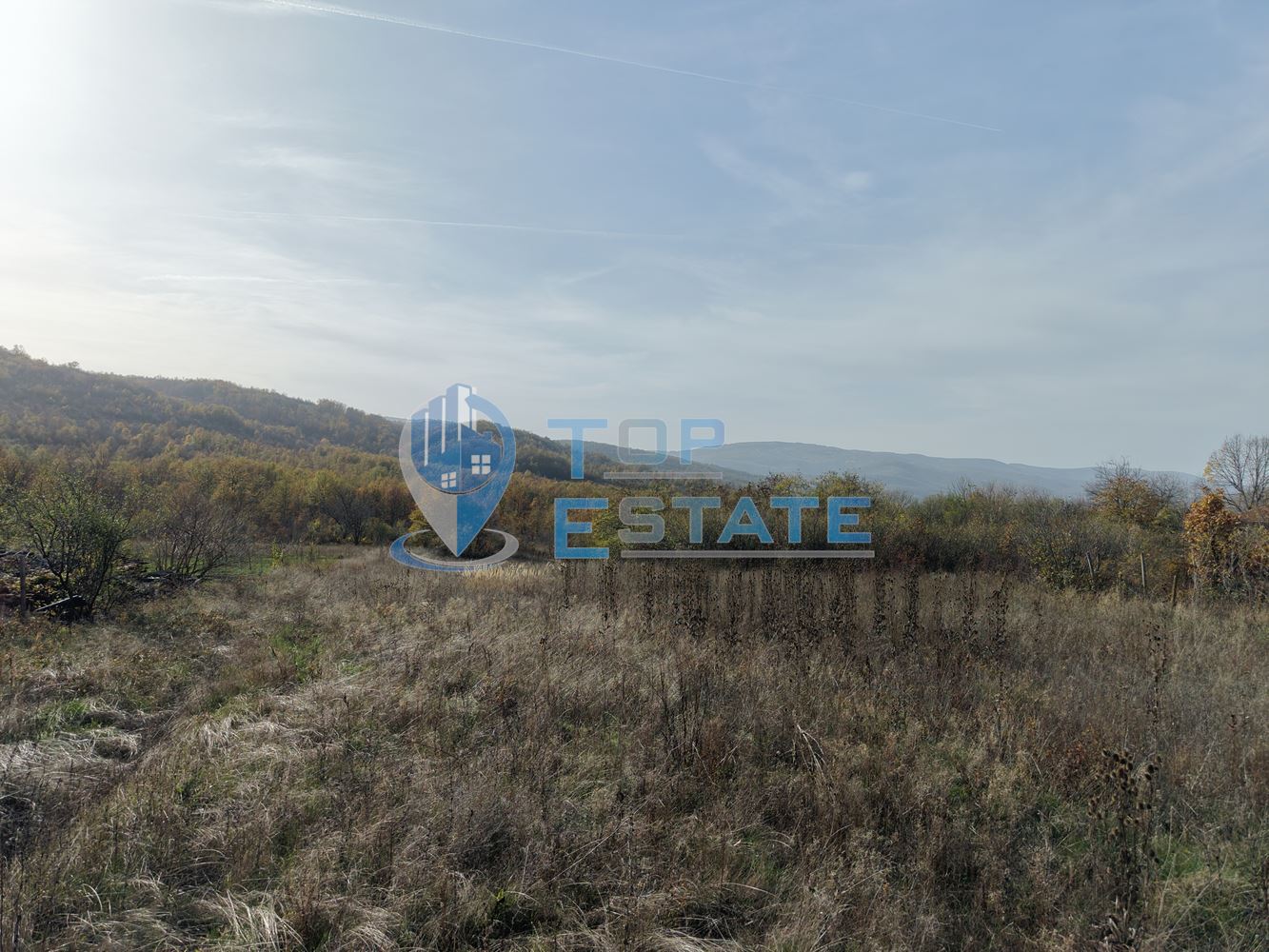 Панорамен парцел в регулация в село Равново, община Златарица - 0