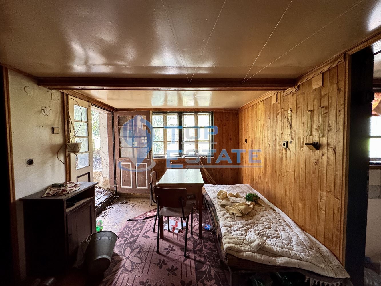 Масивна двуетажна къща с кладенец в село Иванча, област Велико Търново - 0