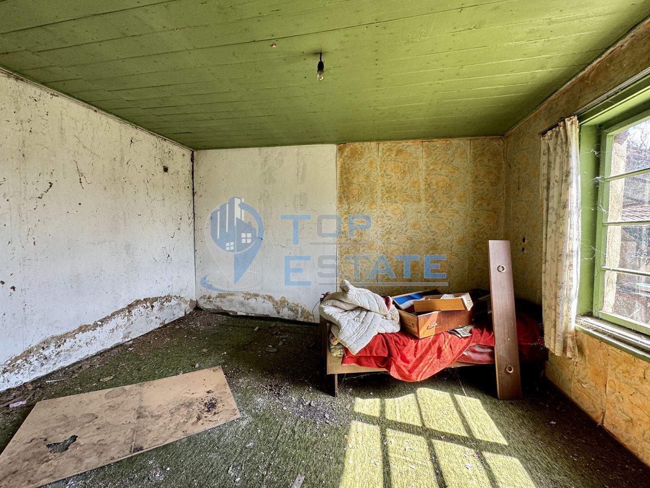 Тухлена къща с кладенец и допълнителни постройки в село Масларево, област Велико Търново - 0