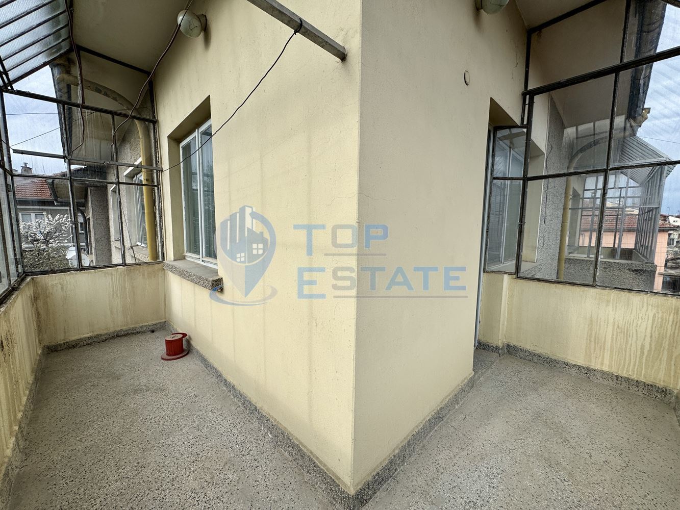 Многостаен апартамент с таванска боксониера в град Горна Оряховица, област Велико Търново - 0