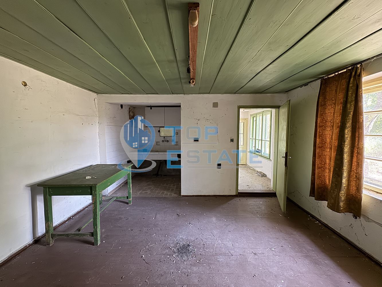 Тухлена къща с кладенец и голям двор в село Павел, област Велико Търново - 0