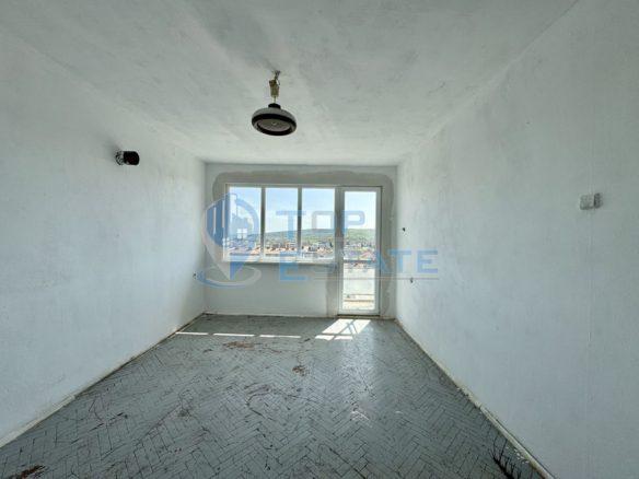 Двустаен тухлен апартамент в центъра на град Полски тръмбеш - 0