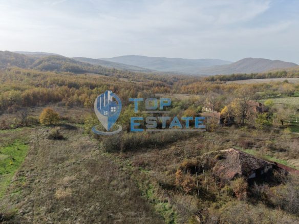 Панорамен парцел в регулация в село Равново, община Златарица - 0