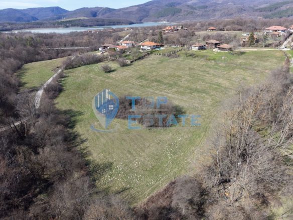 Огромен парцел с панорама в близост до язовир Йовковци - 0