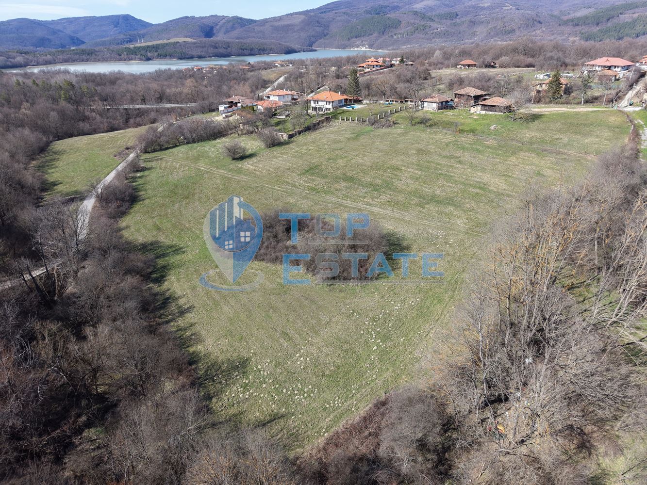 Огромен парцел с панорама в близост до язовир Йовковци - 0