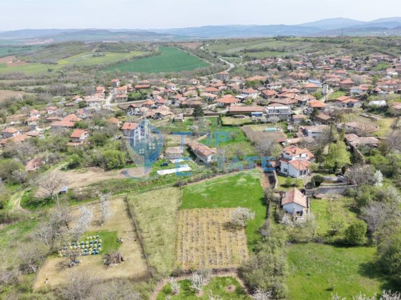 Парцел за жилищно строителство в регулацията на село Драгижево, област Велико Търново - 0