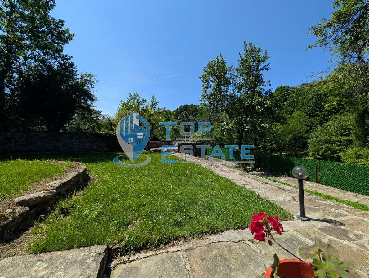 Реновирана къща с четири спални в Тревненския балкан - 0