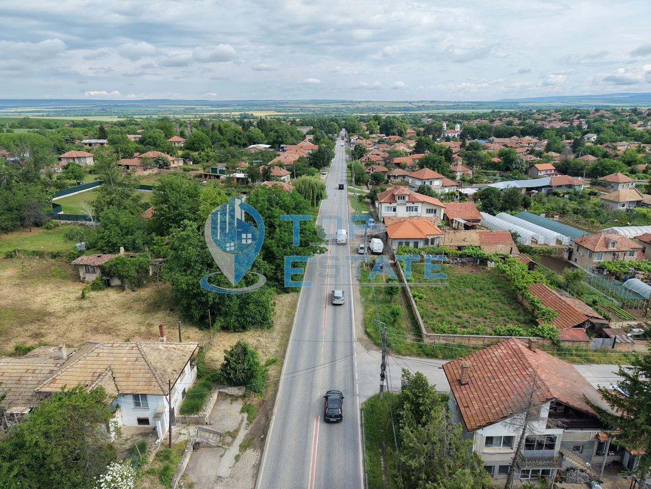 Парцел в регулация на главен път Русе - В. Търново в село Поликраище, общ. Горна Оряховица - 0
