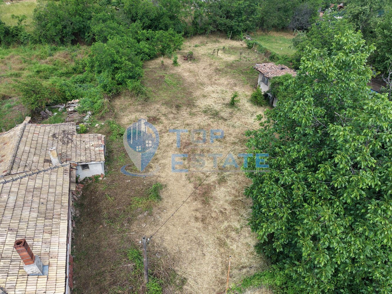 Парцел в регулация на главен път Русе - В. Търново в село Поликраище, общ. Горна Оряховица - 0