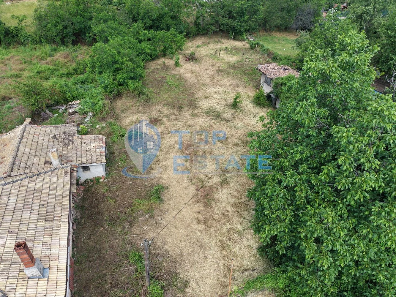 Парцел в регулация на главен път Русе - В. Търново в село Поликраище, общ. Горна Оряховица - 0