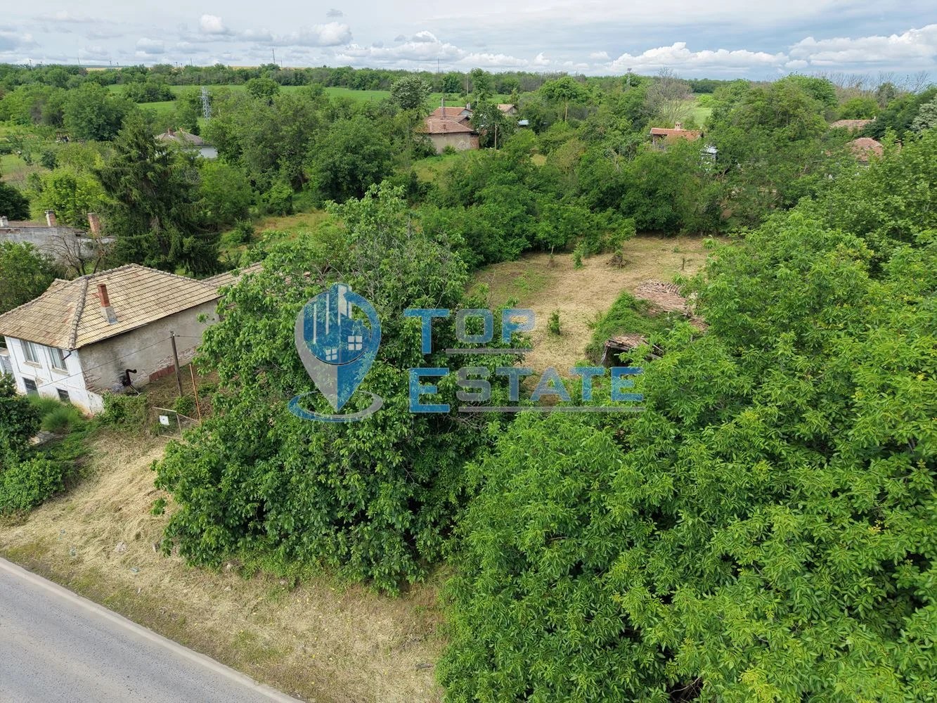 Парцел в регулация на главен път Русе - В. Търново в село Поликраище, общ. Горна Оряховица - 0