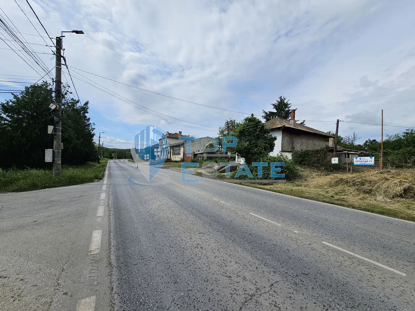 Парцел в регулация на главен път Русе - В. Търново в село Поликраище, общ. Горна Оряховица - 0