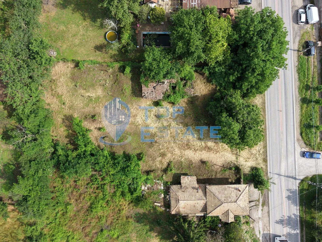 Парцел в регулация на главен път Русе - В. Търново в село Поликраище, общ. Горна Оряховица - 0