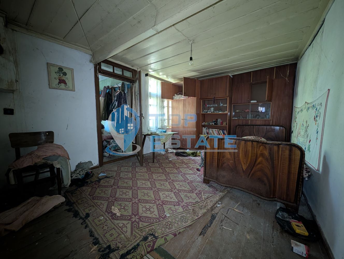 Къща с кладенец и голям двор в село Пчелище - 0