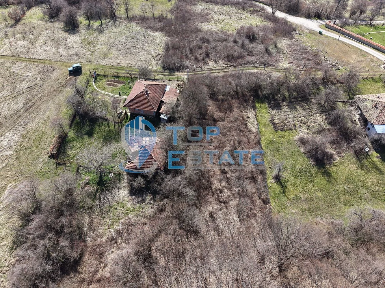 Панорамен парцел с проект за къща и разрешение за строеж в близост до яз. Йовковци - 0