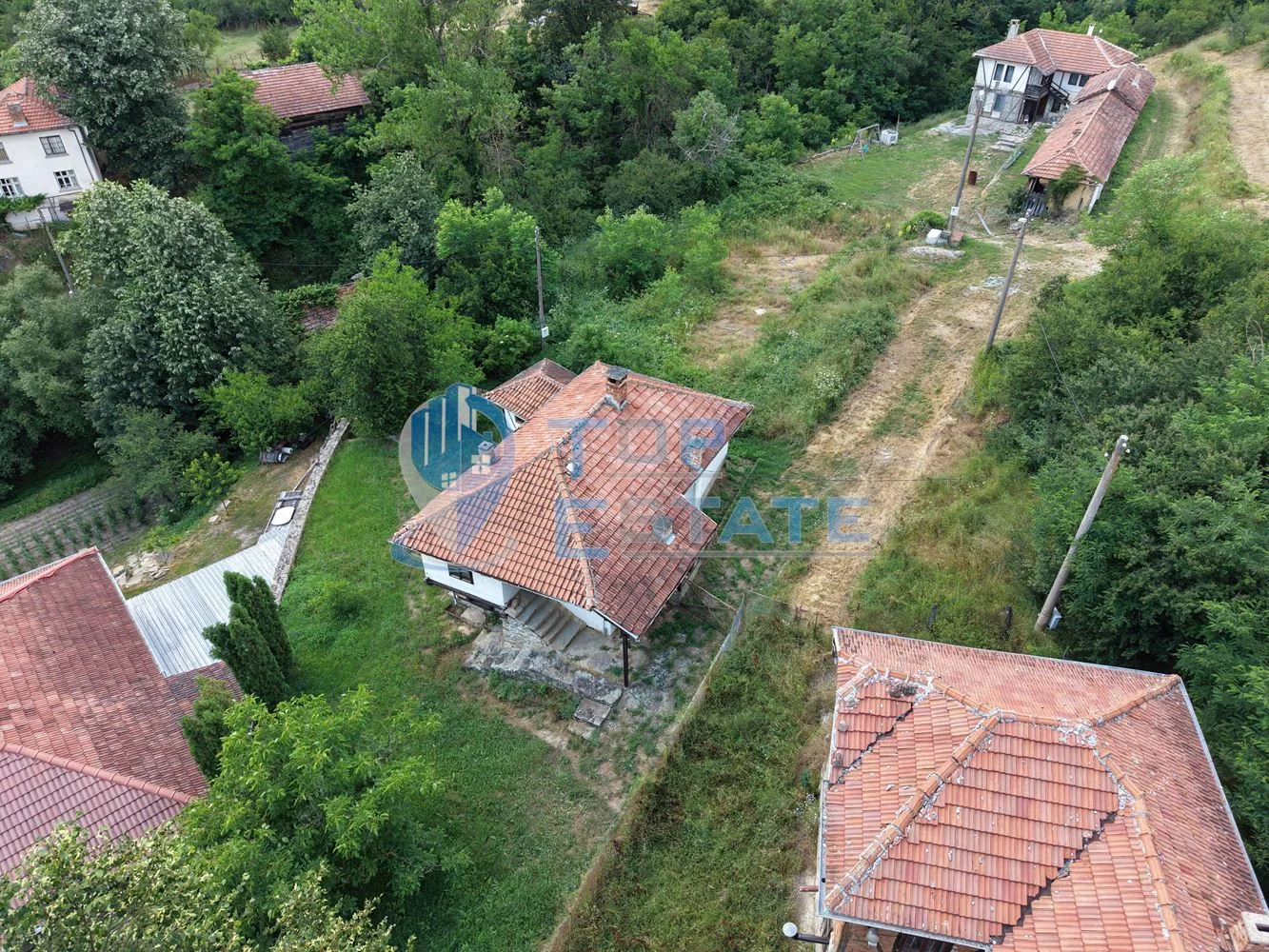 Двуетажна автентична къща в село Кисьовци, област Велико Търново - 0