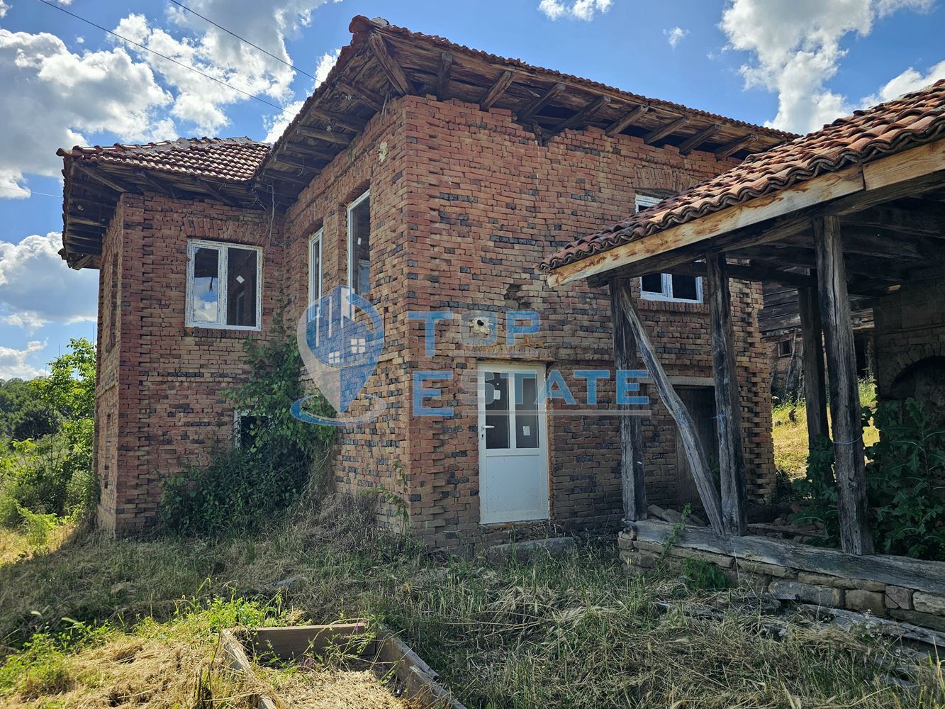 Тухлена къща в Балкана с вътрешна баня с тоалетна и прекрасна панорама в село Боринци - 0