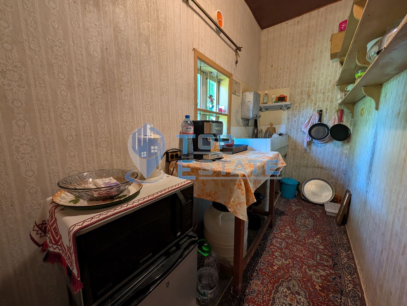 Двуетажна къща с двор в село Сливовица - 0