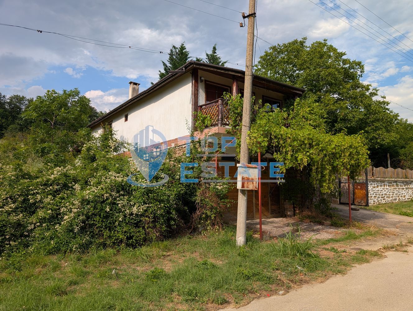 Двуетажна къща ново строителство с гараж в село Черни бряг - 0