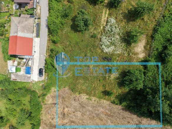 Парцел в регулация в близост до центъра на град Плачковци - 0