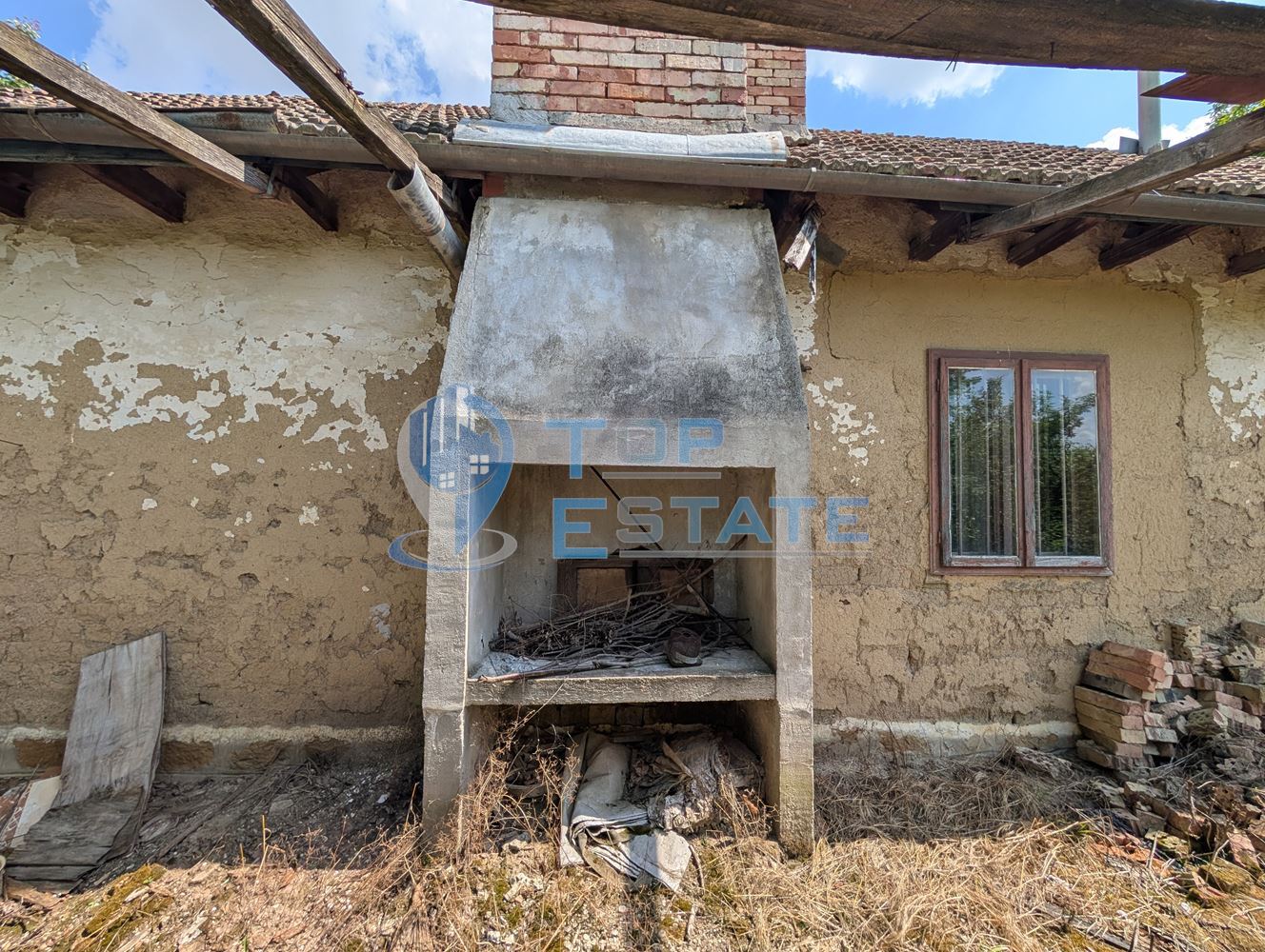 Едноетажна къща с голям двор и кладенец в село Драгомирово - 0