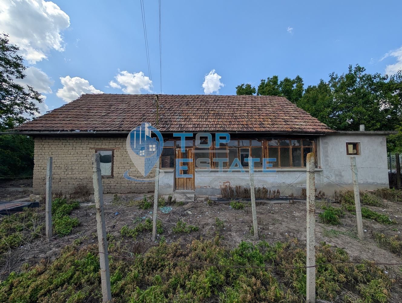 Едноетажна къща с голям двор и кладенец в село Драгомирово - 0
