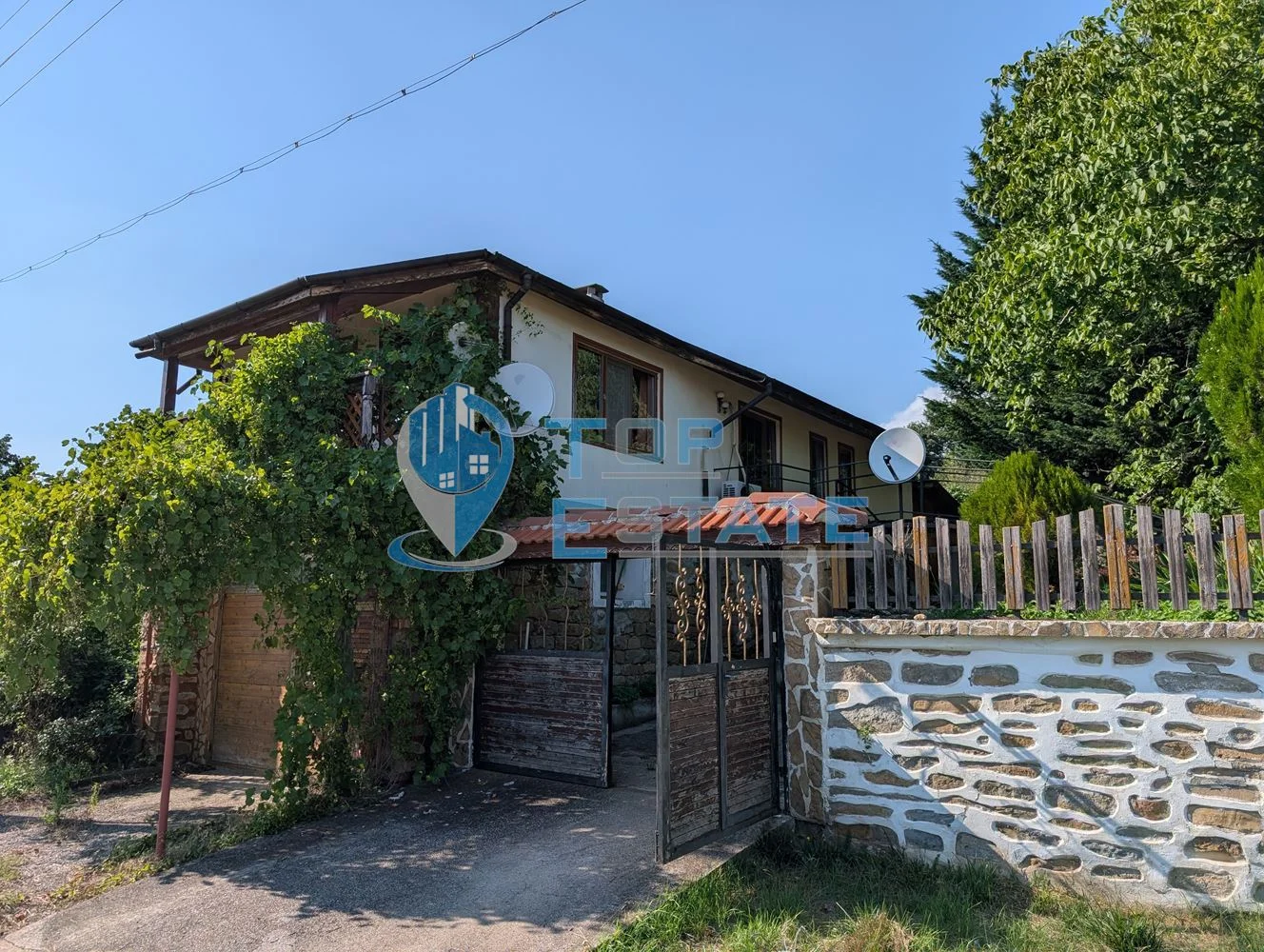 Двуетажна къща ново строителство с гараж в село Черни бряг - 0