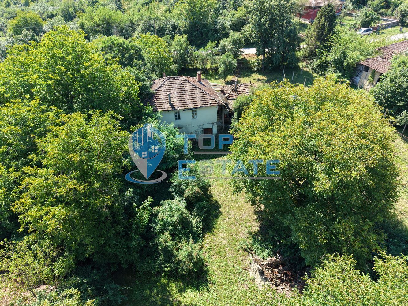 Двуетажна къща с двор в село Сливовица - 0