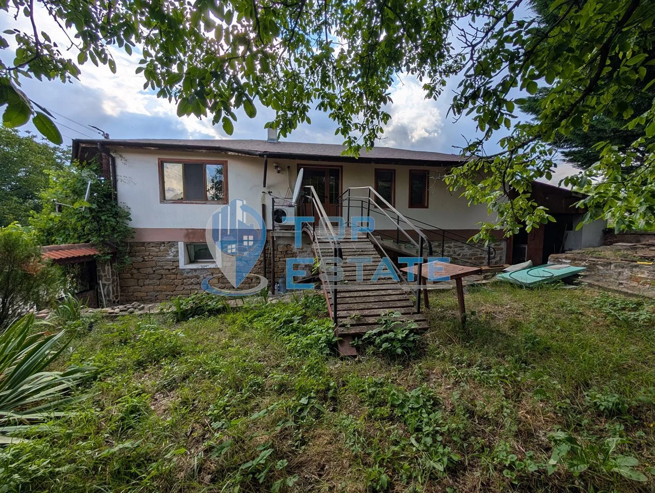 Двуетажна къща ново строителство с гараж в село Черни бряг - 0