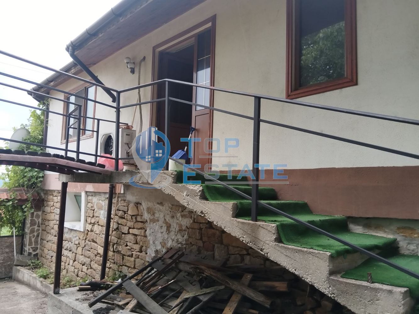 Двуетажна къща ново строителство с гараж в село Черни бряг - 0