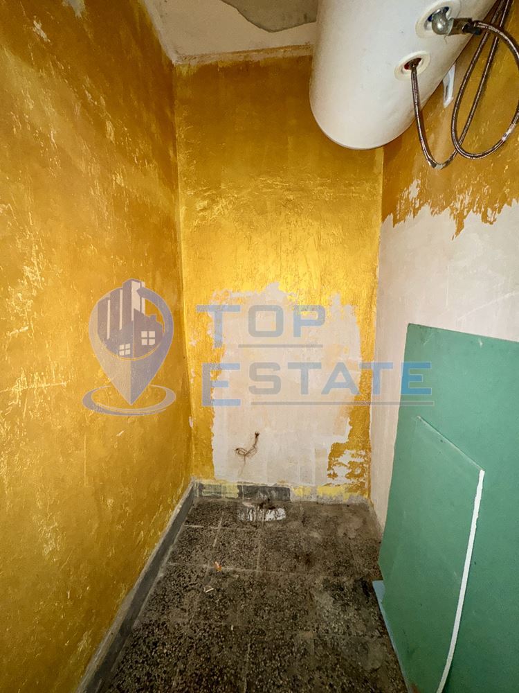 Тристаен панелен апартамент в района на ОУ "Бачо Киро", гр. Велико Търново - 0