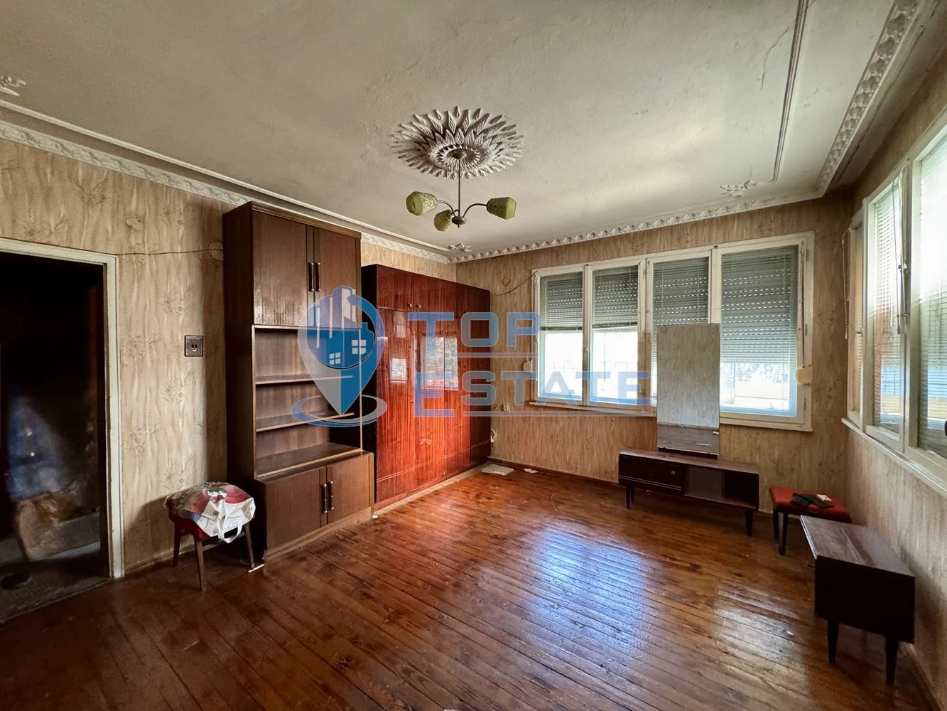 Многостаен тухлен апартамент с гараж в град Горна Оряховица, област Велико Търново - 0