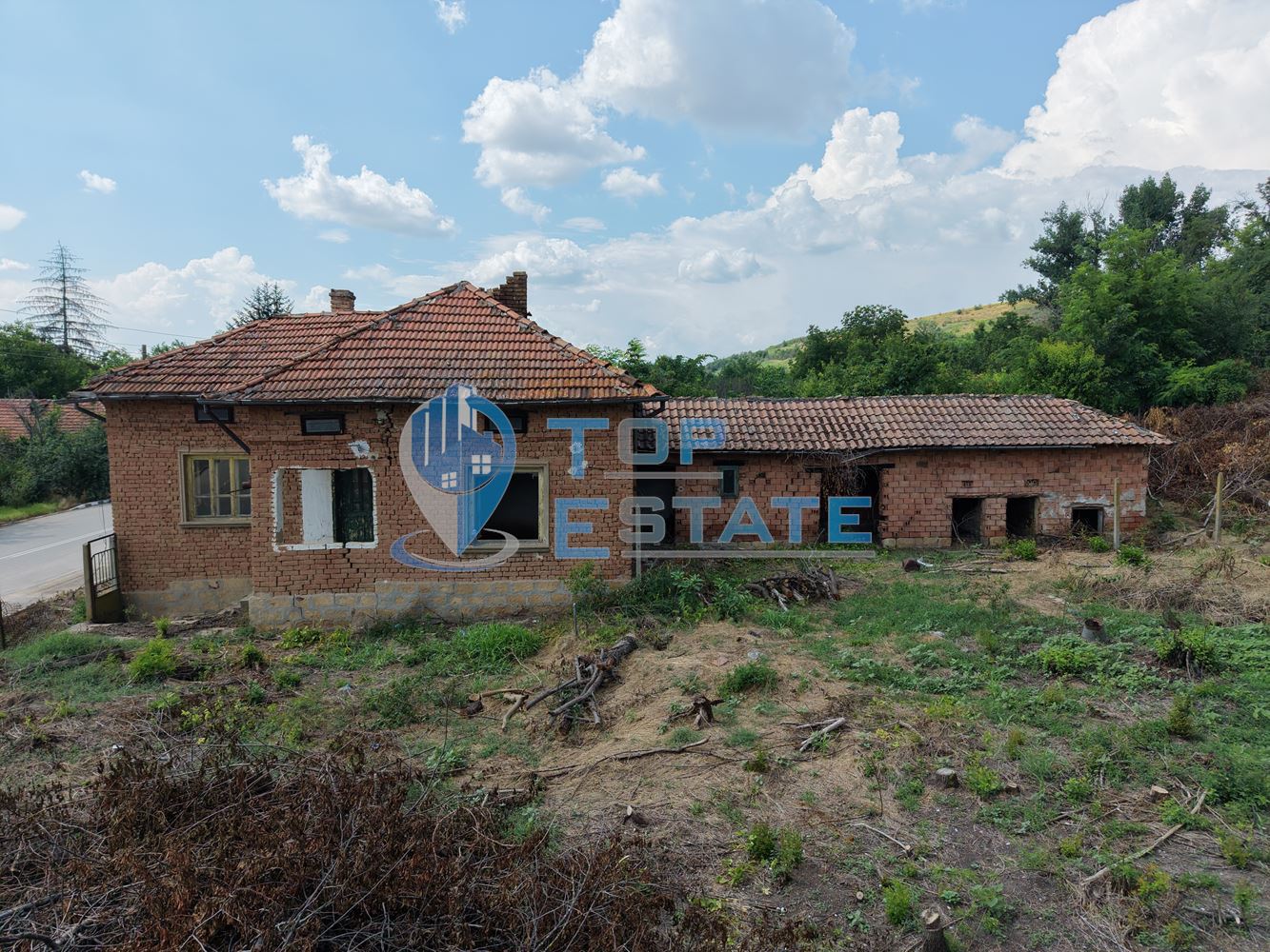 Парцел със стара къща в село Драгомирово - 0