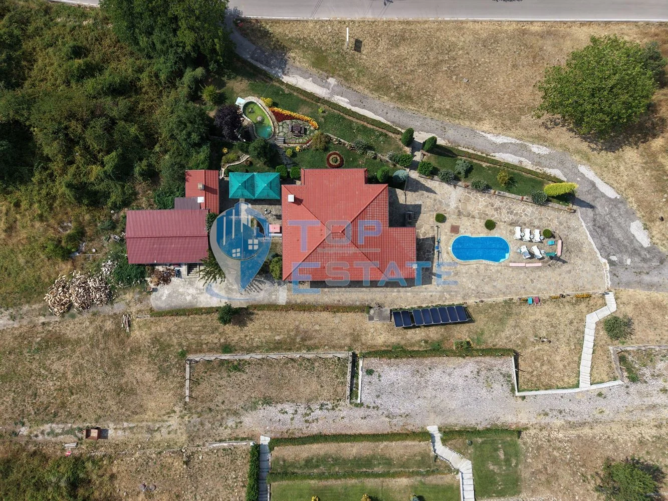 Прекрасна новопостроена къща с панорама, красив терасиран двор и басейн в сърцето на Тревненския балкан - 0
