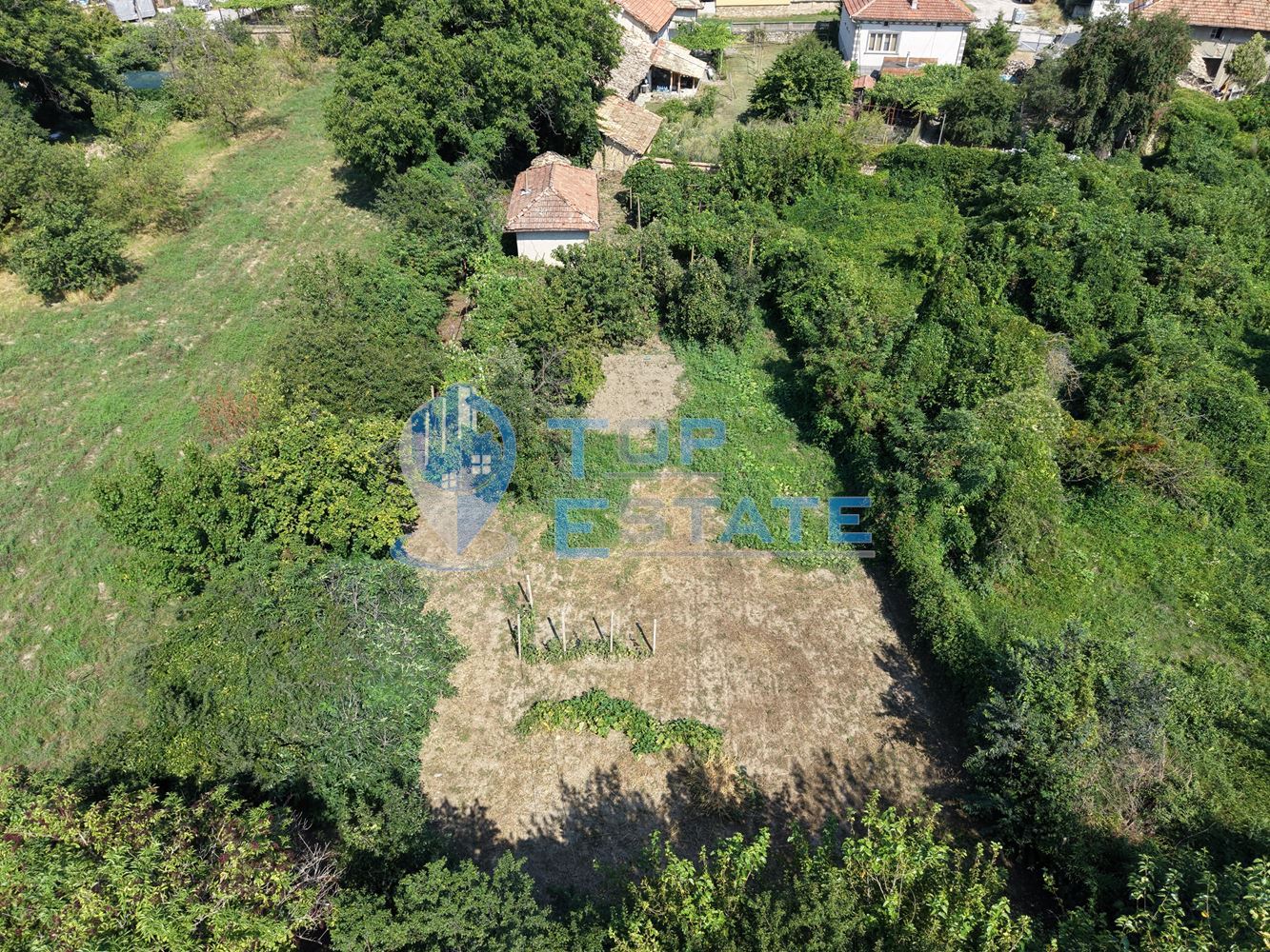 Парцел с къща и кладенец в село Кесарево - 0