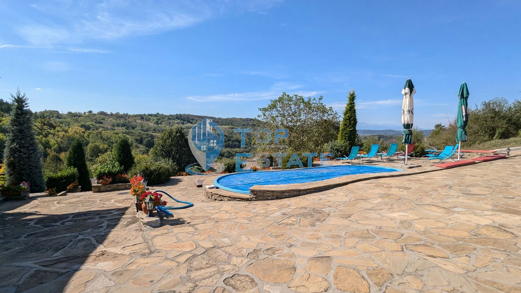 Прекрасна новопостроена къща с панорама, красив терасиран двор и басейн в сърцето на Тревненския балкан - 0