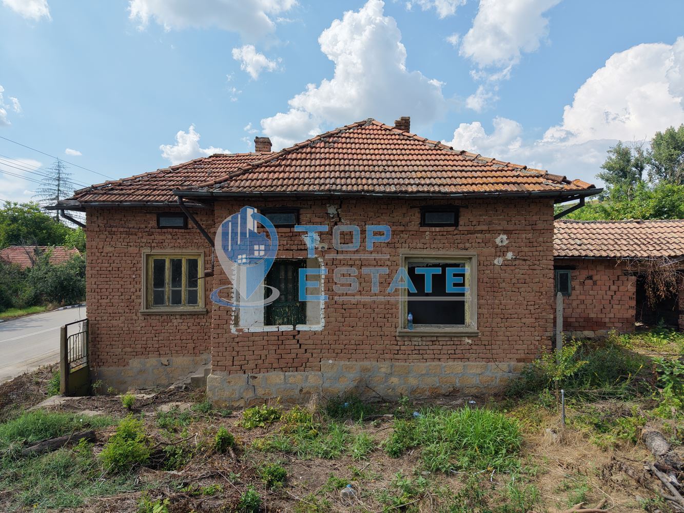 Парцел със стара къща в село Драгомирово - 0