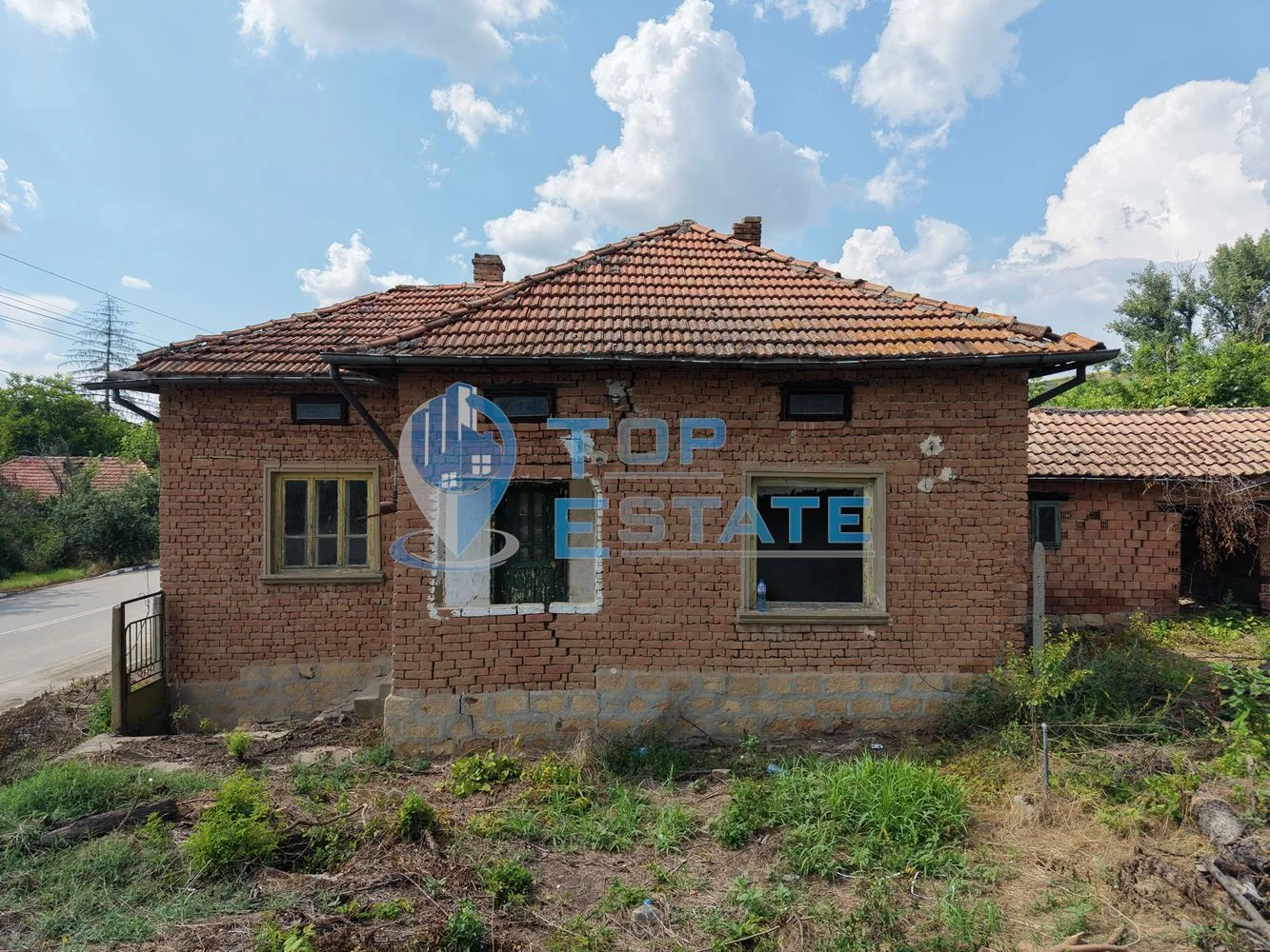 Парцел със стара къща в село Драгомирово - 0