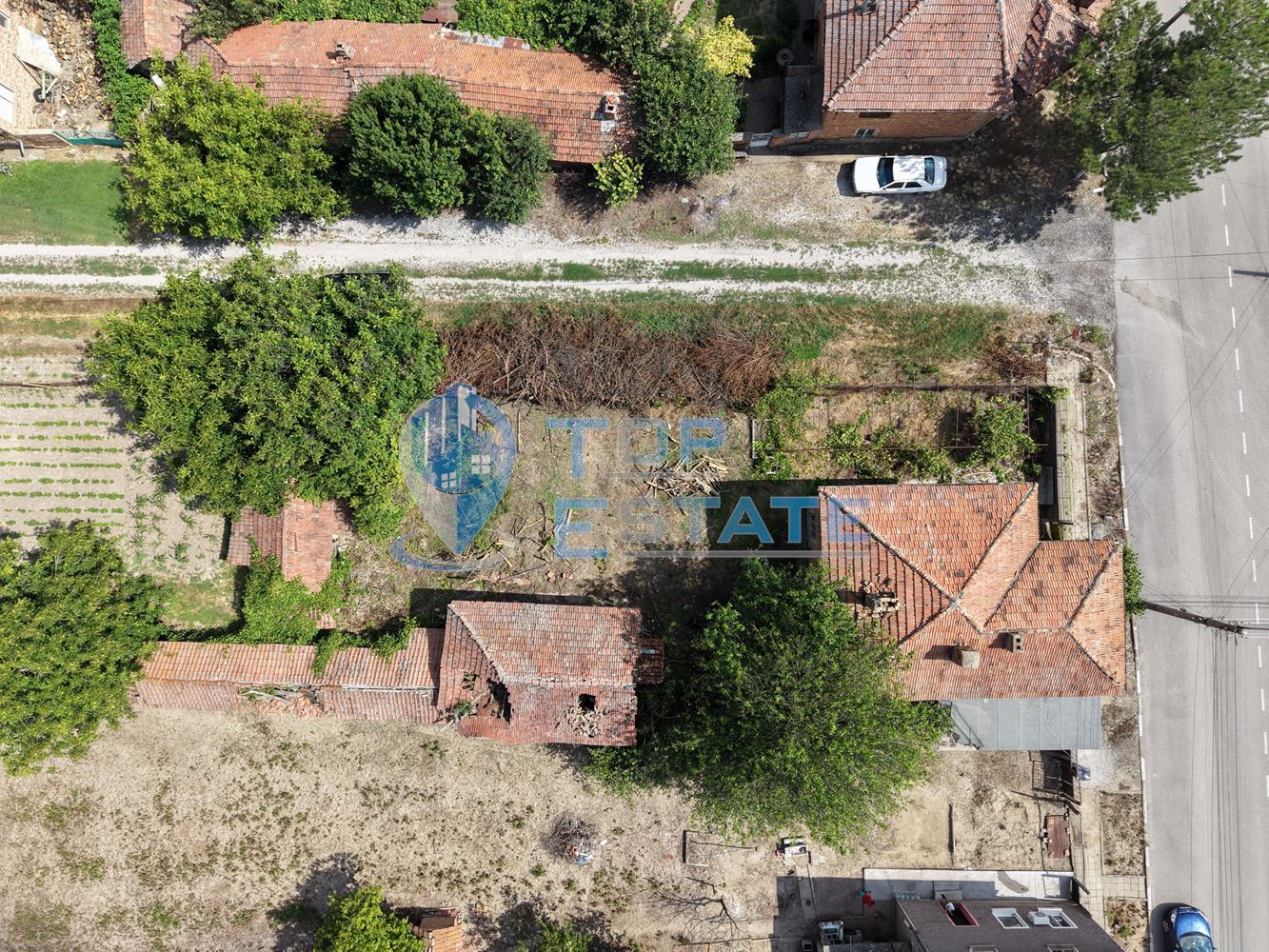 Двуетажна тухлена къща в село Драгомирово - 0