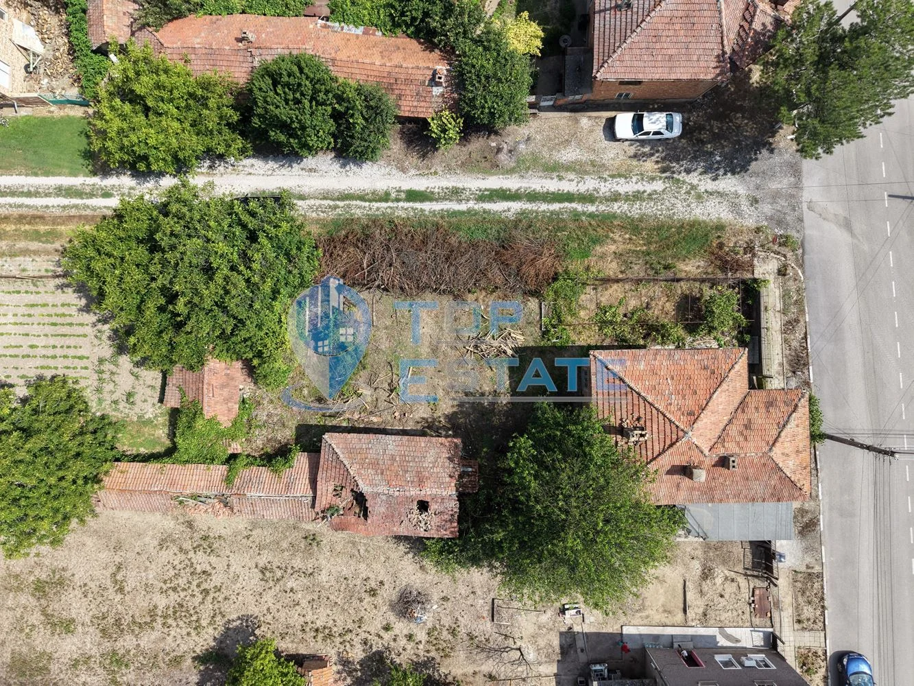 Двуетажна тухлена къща в село Драгомирово - 0