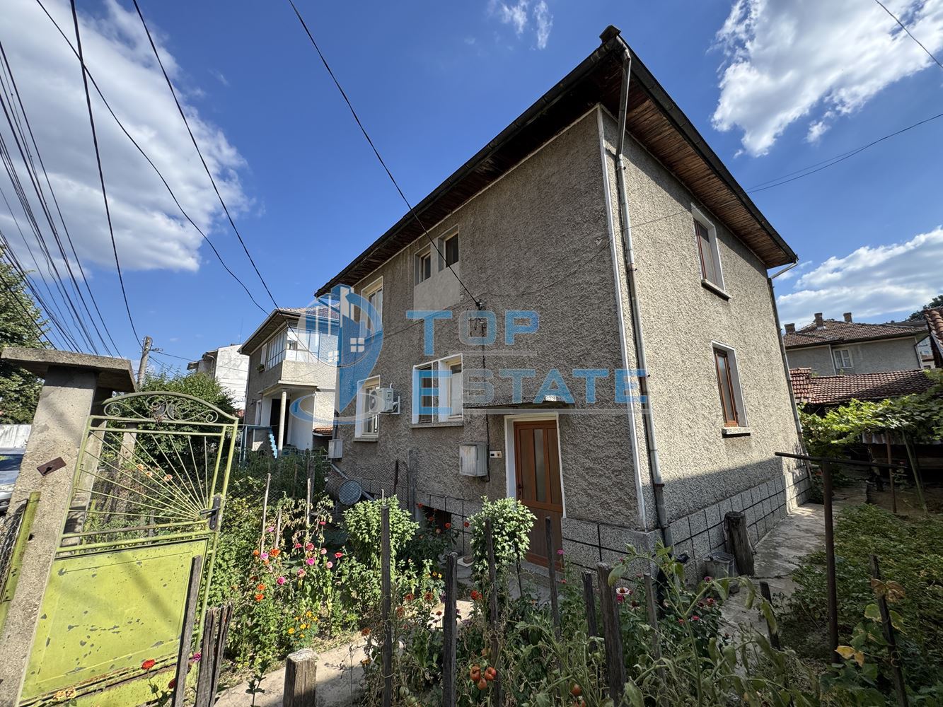 Етаж от къща с допълнителна постройка в град Елена, област Велико Търново - 0