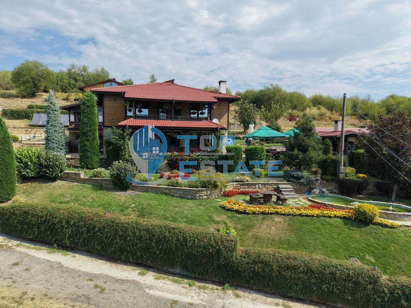 Прекрасна новопостроена къща с панорама, красив терасиран двор и басейн в сърцето на Тревненския балкан - 0