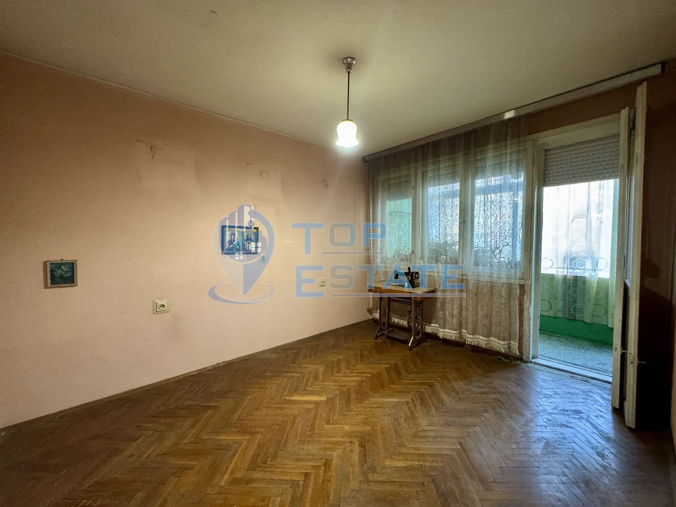Многостаен тухлен апартамент с таванско помещение в град Горна Оряховица, област Велико Търново - 0