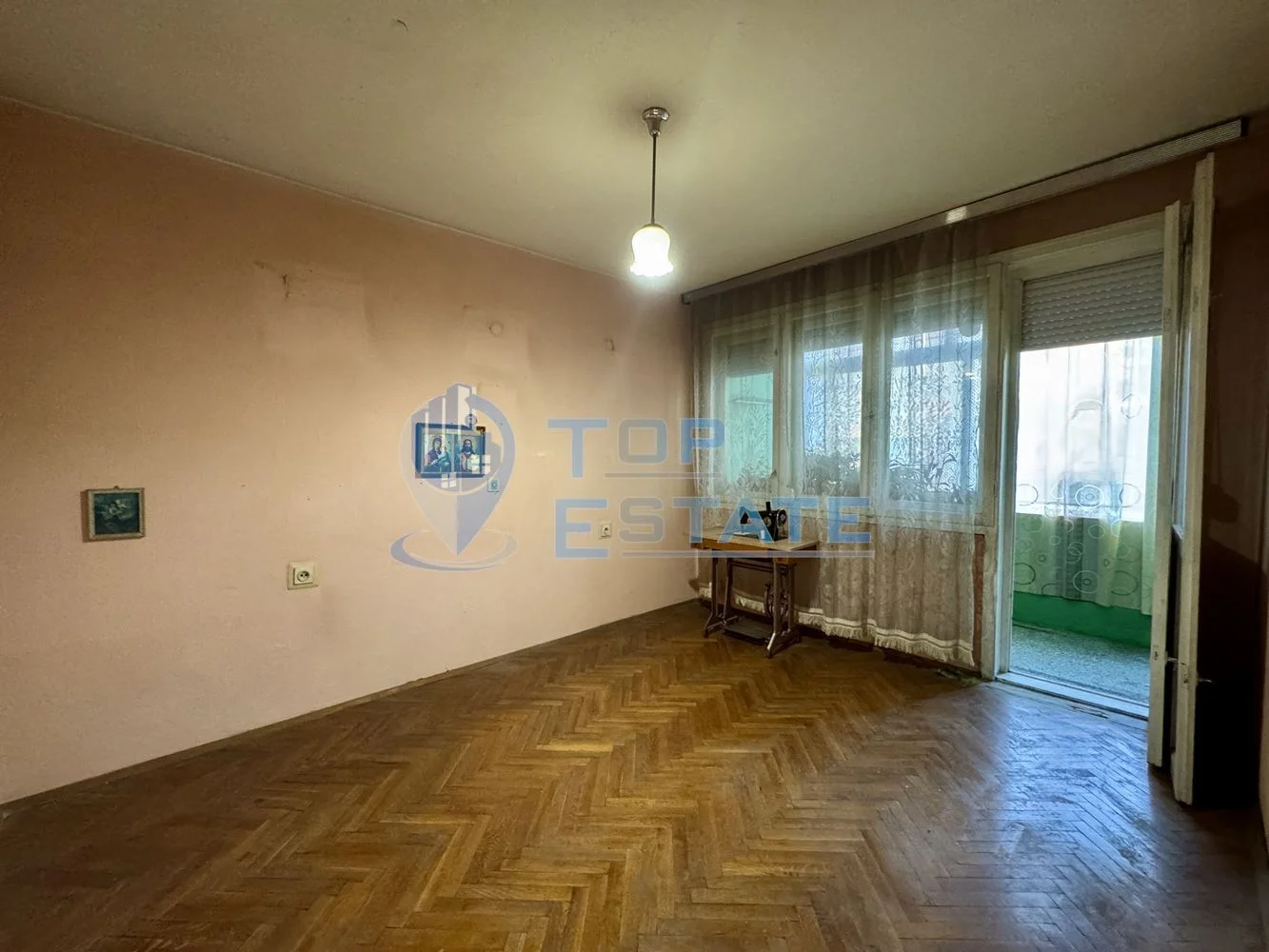 Многостаен тухлен апартамент с таванско помещение в град Горна Оряховица, област Велико Търново - 0