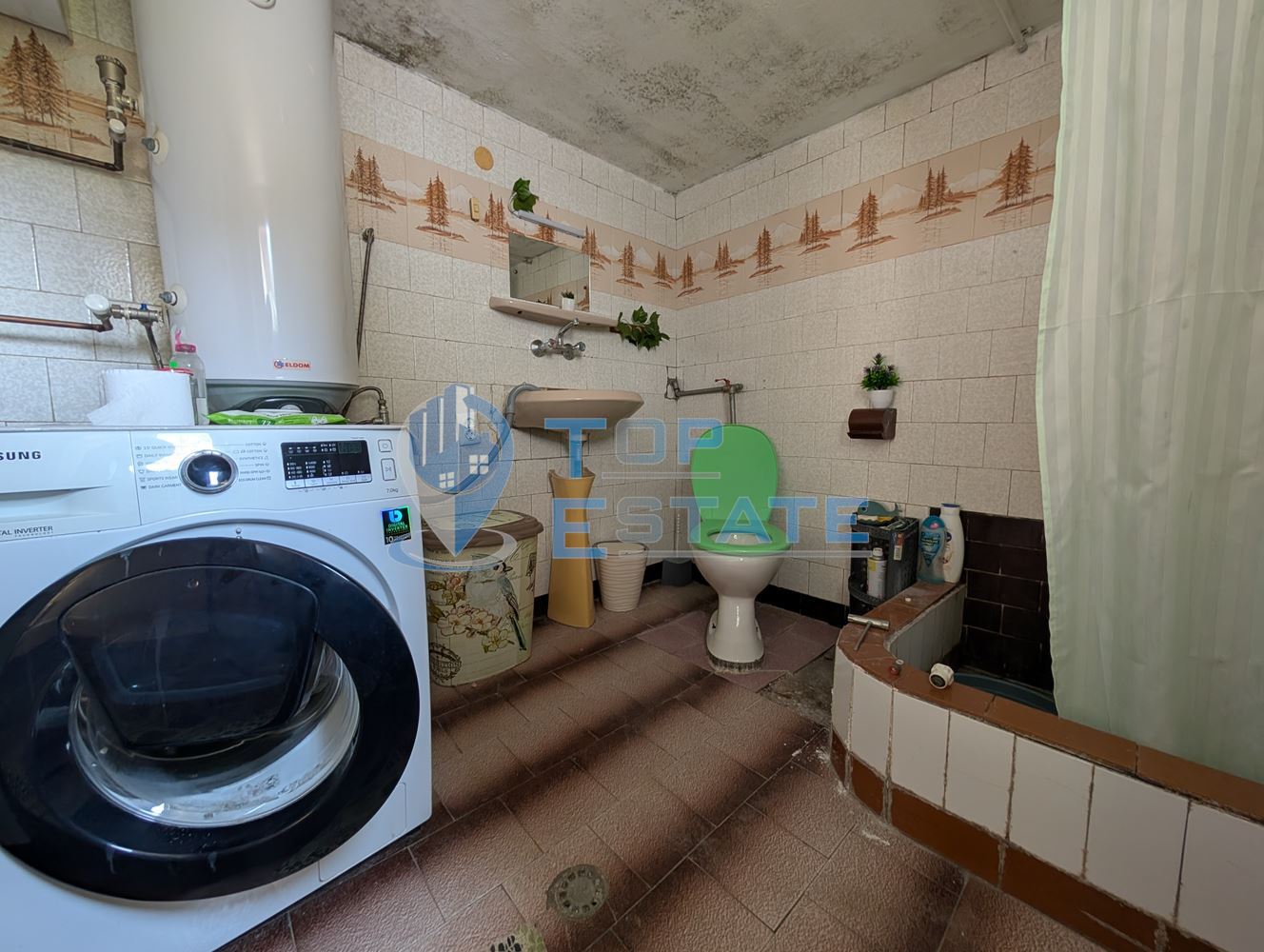 Едноетажна къща с жилищна пристройка, лятна кухня и панорама в град Плачковци - 0