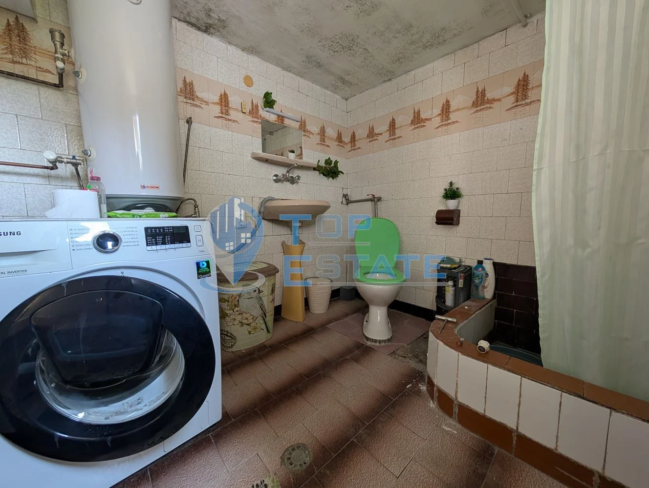 Едноетажна къща с жилищна пристройка, лятна кухня и панорама в град Плачковци - 0