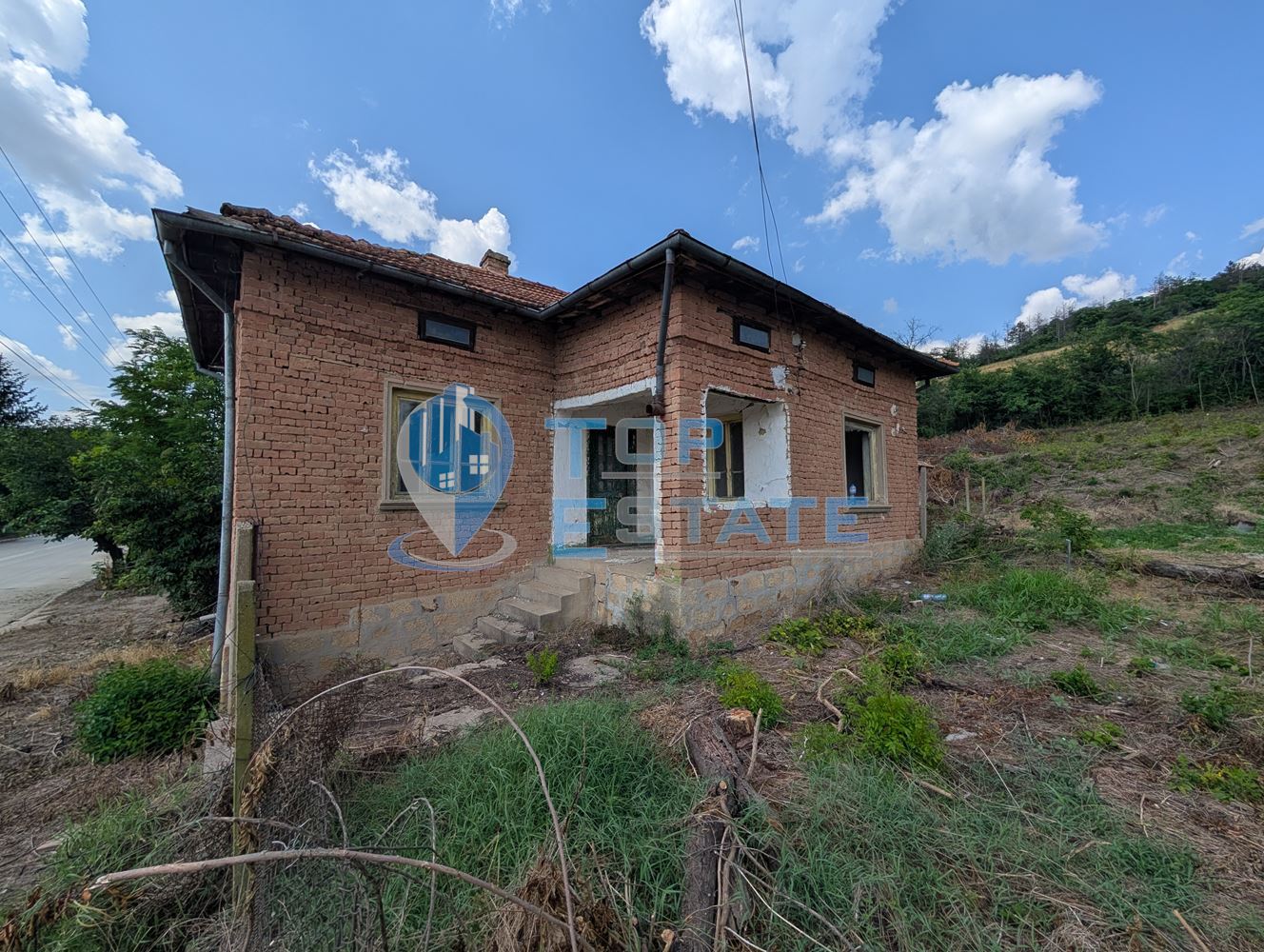 Парцел със стара къща в село Драгомирово - 0